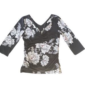 White House Black Market Floral Lotus Stretchy V Neck Ruched Blause Size Small